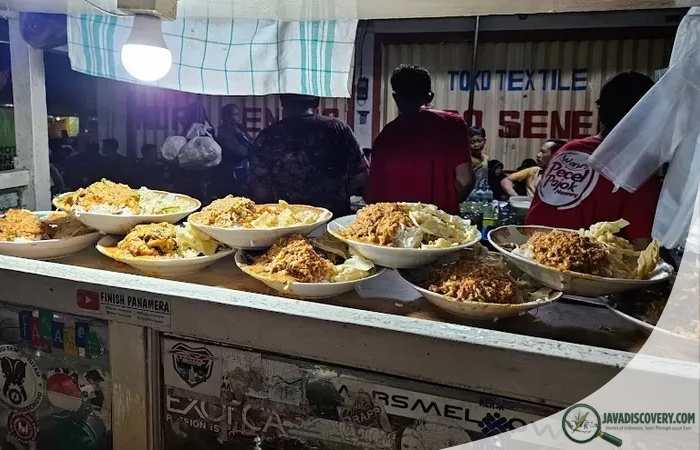 Street Food Stories: What Java Eats After Dark