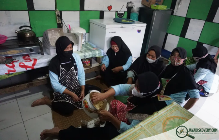 How Urban Migrants Stay Spiritually Connected to Villages