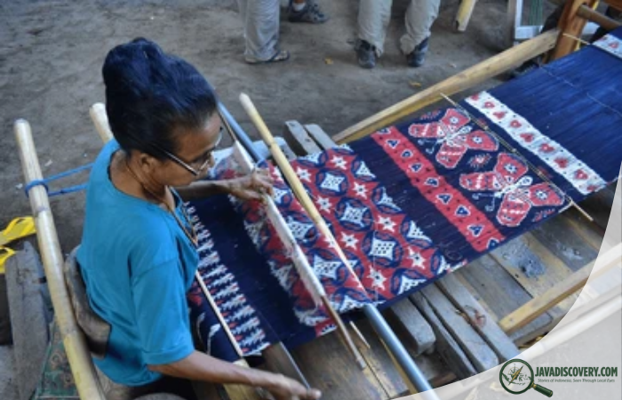 Ikat Weaving as Ancestral Identity in the Highlands of Flores