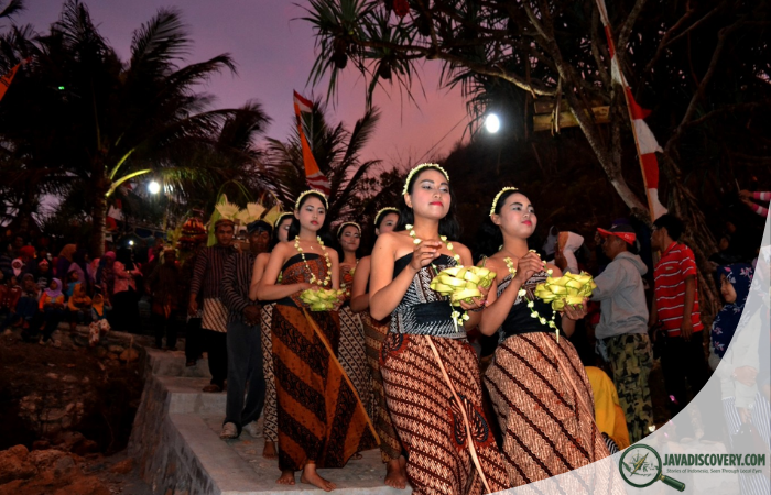 The Role of Scent in Ritual Memory in Java